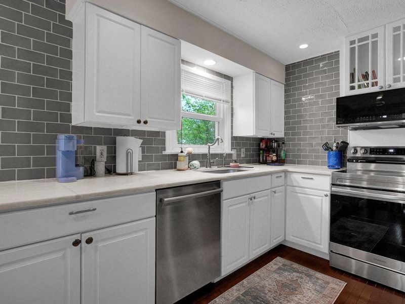 289 E Royal Forest Boulevard, Columbus, OH 43214 Photo 13