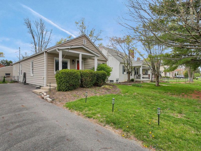 289 E Royal Forest Boulevard, Columbus, OH 43214 Photo 3