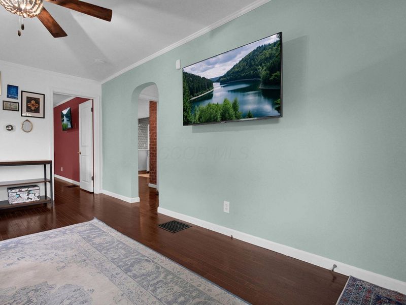 289 E Royal Forest Boulevard, Columbus, OH 43214 Photo 8