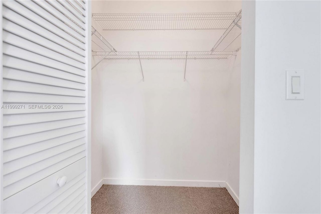 335 S Biscayne Blvd, Unit 1004, Miami, FL 33131 Photo