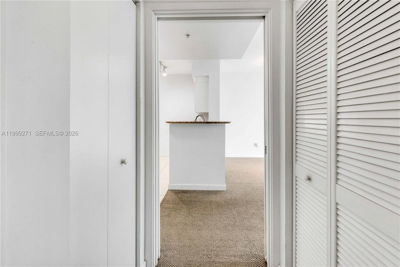 335 S Biscayne Blvd, Unit 1004, Miami, FL 33131 Photo