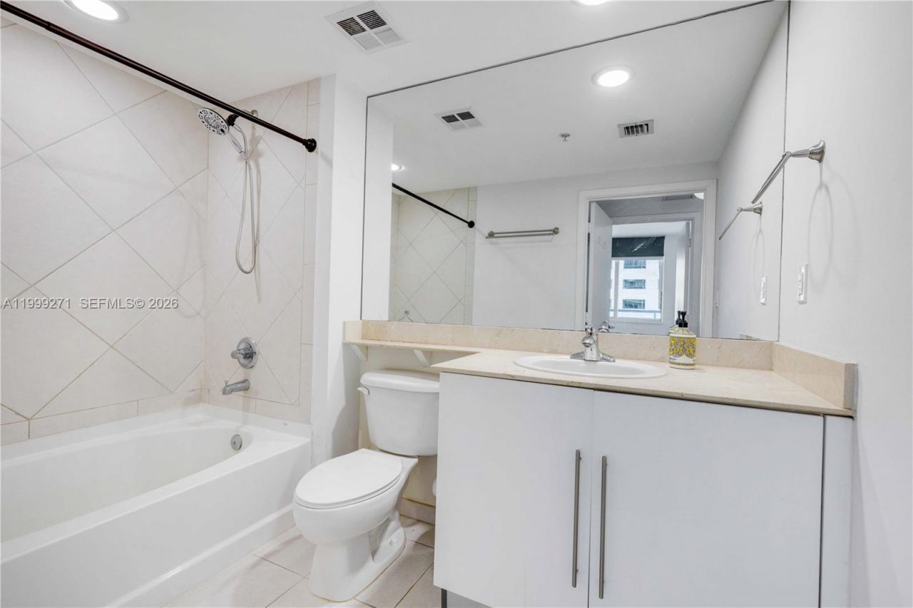 335 S Biscayne Blvd, Unit 1004, Miami, FL 33131 Photo