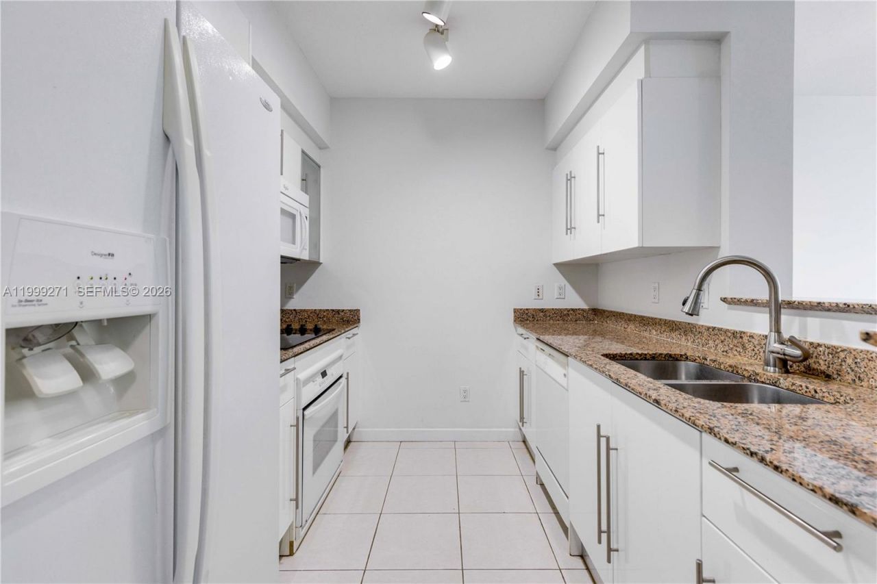 335 S Biscayne Blvd, Unit 1004, Miami, FL 33131 Photo