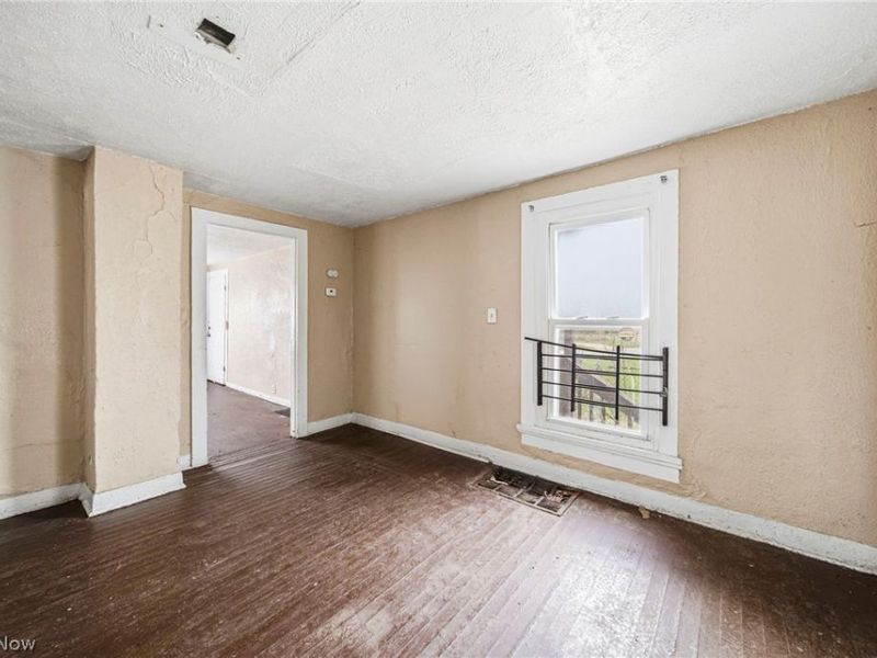 798 E 100th Street, Cleveland, OH 44108 Photo 13