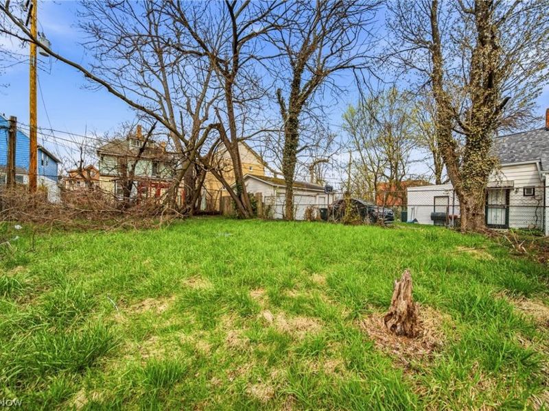 798 E 100th Street, Cleveland, OH 44108 Photo 32