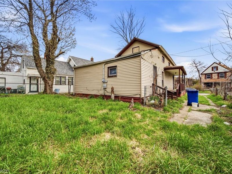 798 E 100th Street, Cleveland, OH 44108 Photo 4
