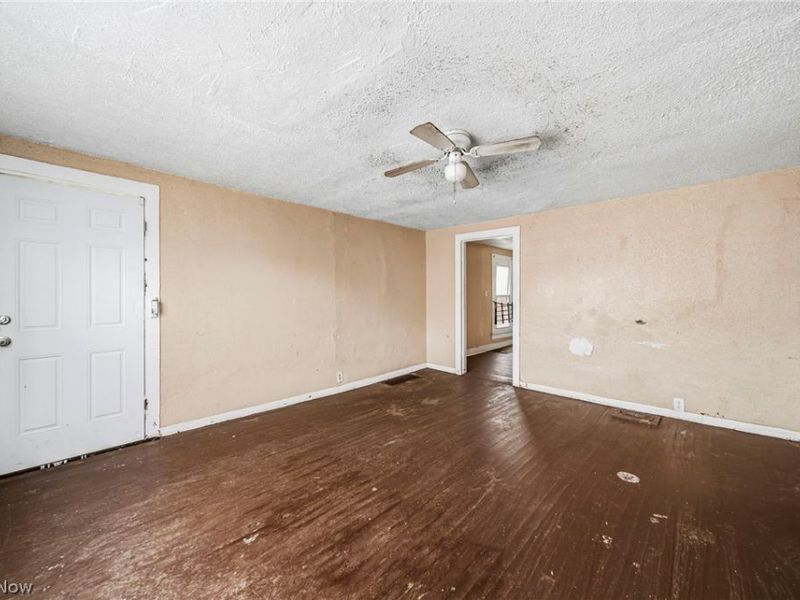 798 E 100th Street, Cleveland, OH 44108 Photo 9