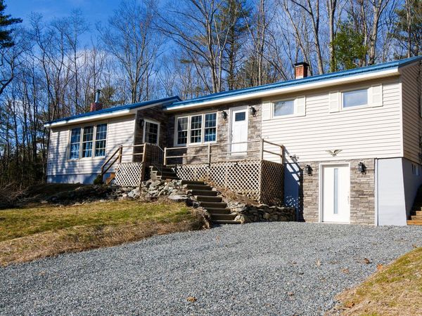 16 Gardner Road , Orono, ME 04473