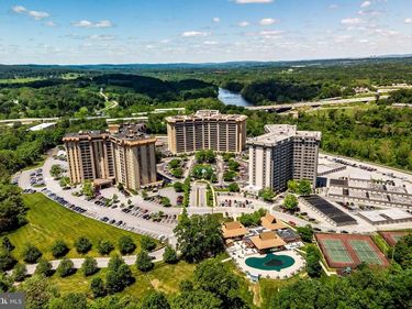 20928 VALLEY FORGE CIRCLE, Unit 928, KING OF PRUSSIA, PA 19406