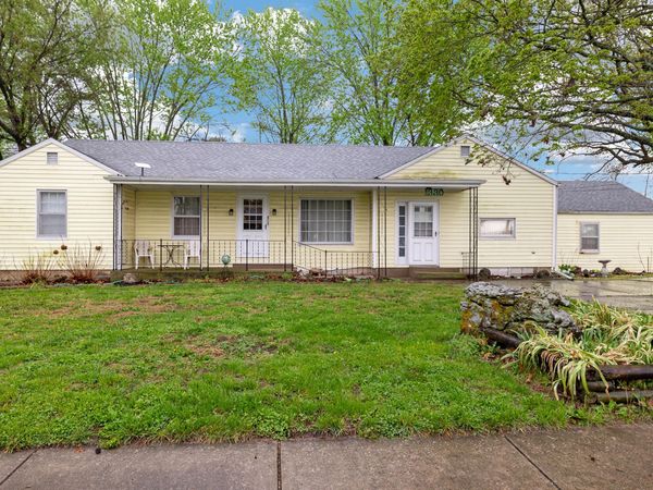 1330 E Division Street, Bolivar, MO 65613