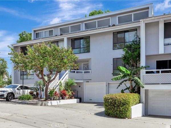 2 Escapade Court , Newport Beach, CA 92663