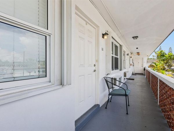 22 SE 3rd Ter , Unit 18, Dania Beach, FL 33004