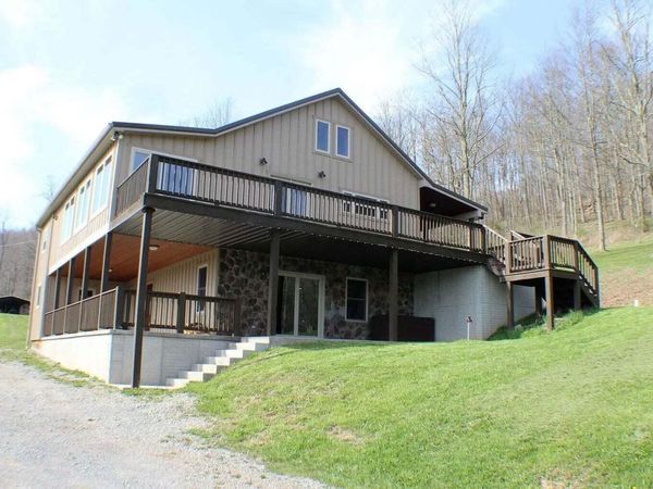 1695 Linwood Rd., Slatyfork, WV 26291