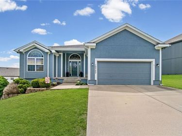 10727 N Tennessee Avenue, Kansas City, MO 64157