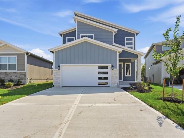 807 Glenn Circle, Raymore, MO 64083