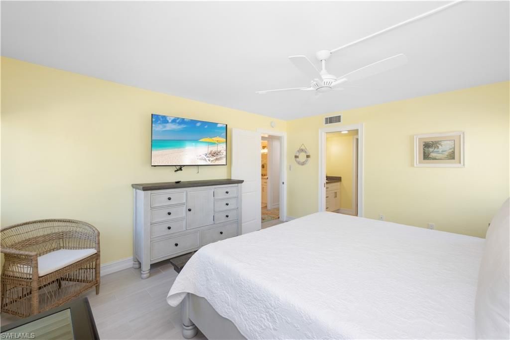 1341 Middle Gulf Dr, Unit 1A, Sanibel, FL 33957 Photo