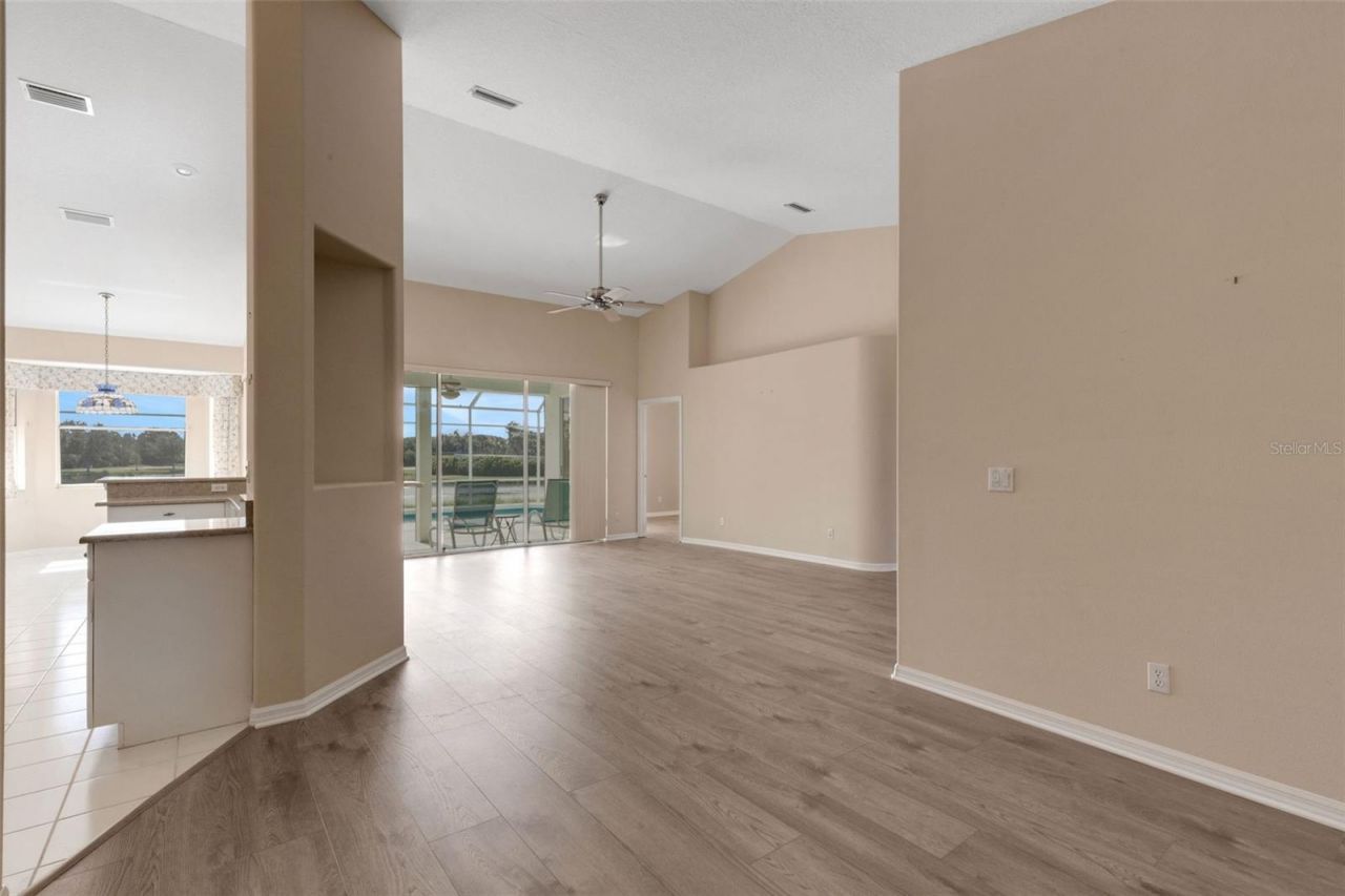 8976 Whitemarsh Avenue, Sarasota, FL 34238 Photo