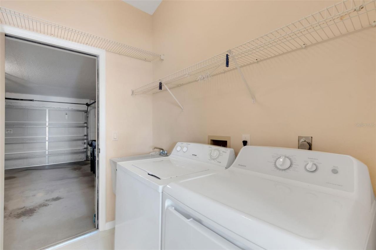 8976 Whitemarsh Avenue, Sarasota, FL 34238 Photo