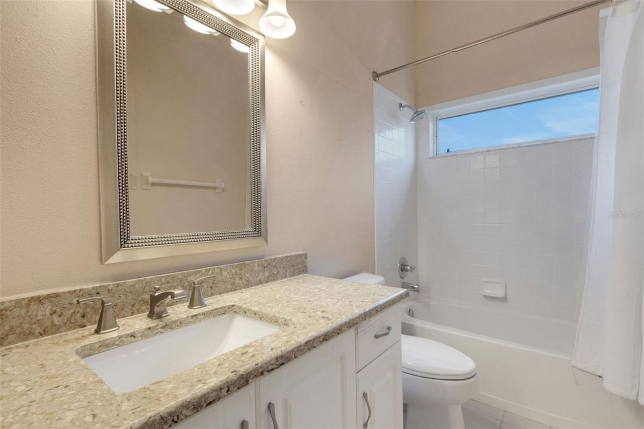8976 Whitemarsh Avenue, Sarasota, FL 34238 Photo