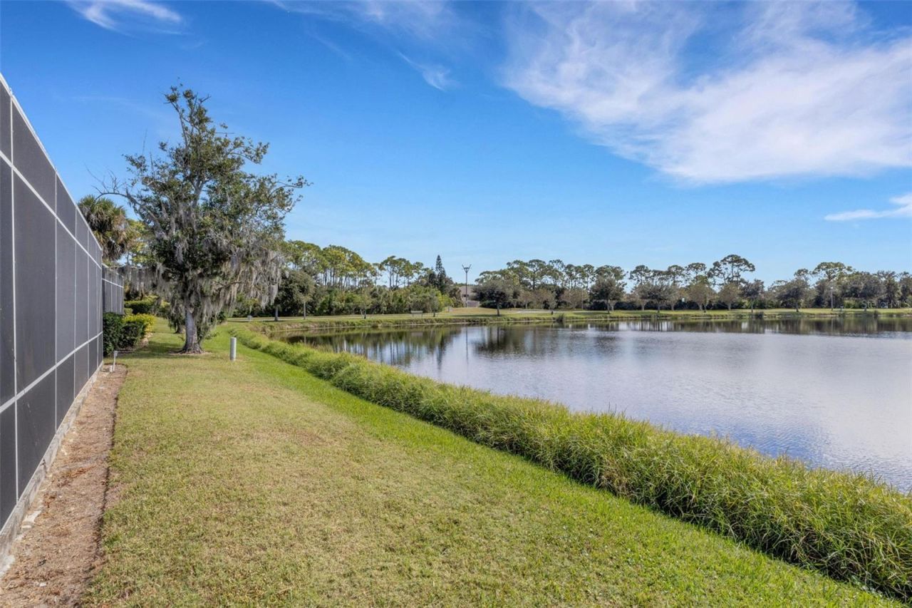 8976 Whitemarsh Avenue, Sarasota, FL 34238 Photo