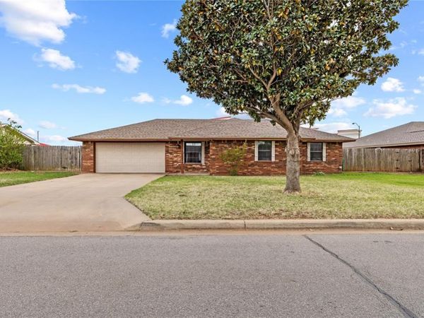1312 Plains Avenue, Weatherford, OK 73096