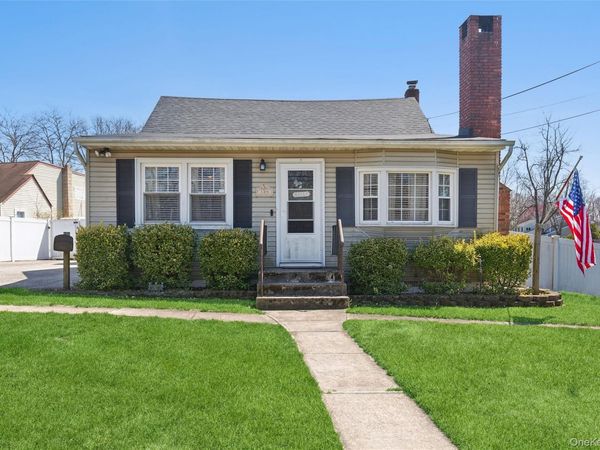 184 Smith Road, Ronkonkoma, NY 11779