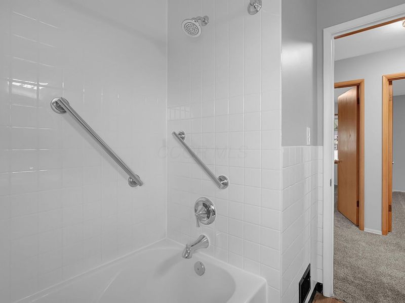 3508 Kenlawn Street , Columbus, OH 43224 Photo 9