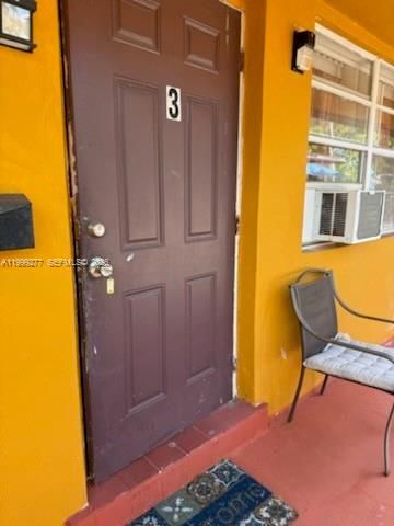 129 SE 5th St, Unit 1-4, Hallandale Beach, FL 33009 Photo