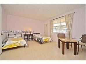 129 SE 5th St, Unit 1-4, Hallandale Beach, FL 33009 Photo
