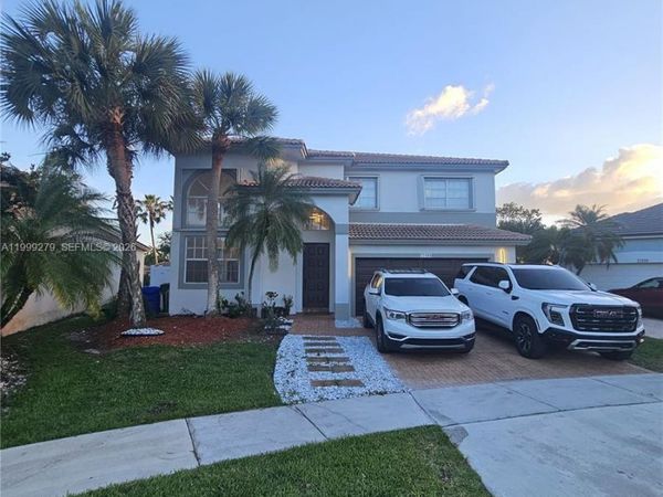 17088 NW 19th St , Pembroke Pines, FL 33028