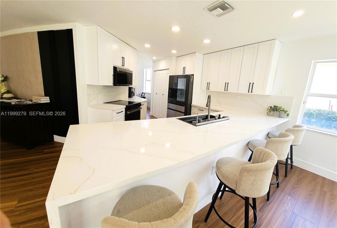 17088 NW 19th St, Pembroke Pines, FL 33028 Photo