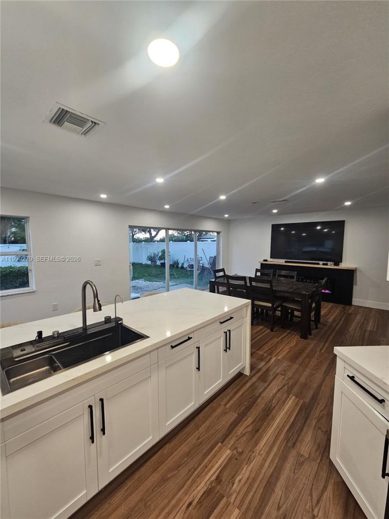 17088 NW 19th St, Pembroke Pines, FL 33028 Photo