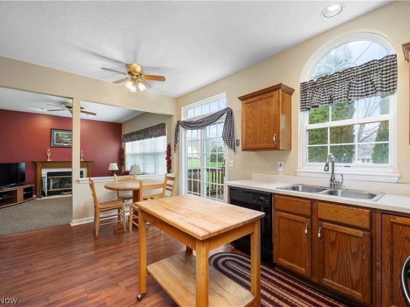 27070 Glenside Lane, Olmsted Township, OH 44138 Photo 11