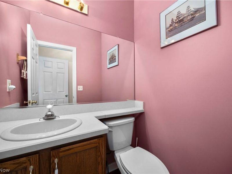 27070 Glenside Lane, Olmsted Township, OH 44138 Photo 21