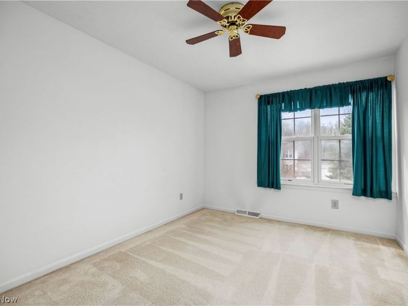 27070 Glenside Lane, Olmsted Township, OH 44138 Photo 22