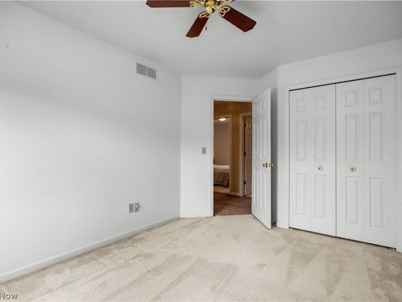 27070 Glenside Lane, Olmsted Township, OH 44138 Photo 23