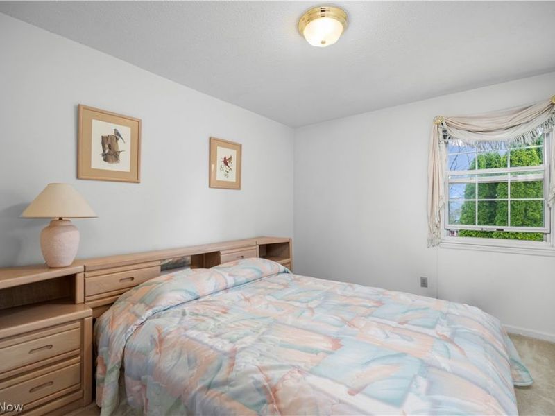 27070 Glenside Lane, Olmsted Township, OH 44138 Photo 27