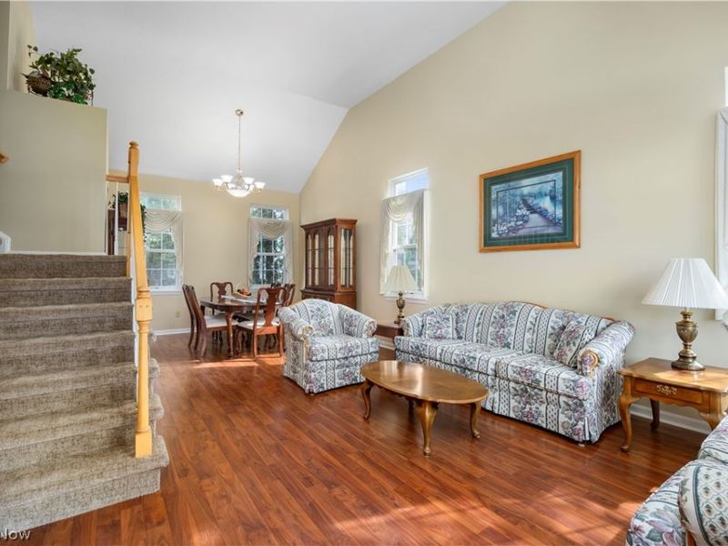 27070 Glenside Lane, Olmsted Township, OH 44138 Photo 3