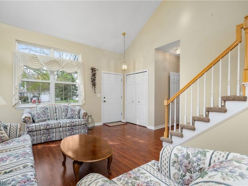 27070 Glenside Lane, Olmsted Township, OH 44138 Photo 5