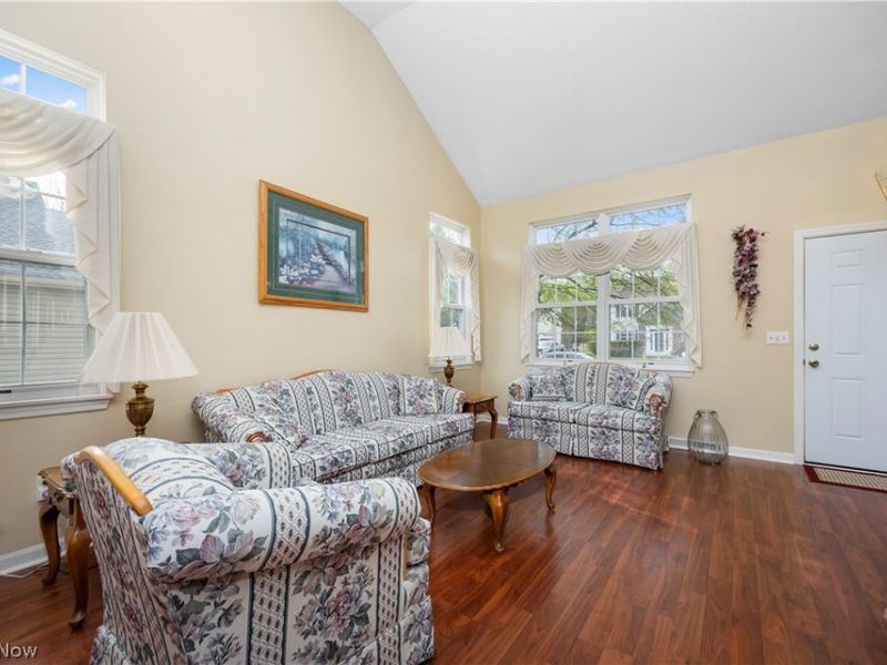 27070 Glenside Lane, Olmsted Township, OH 44138 Photo 6