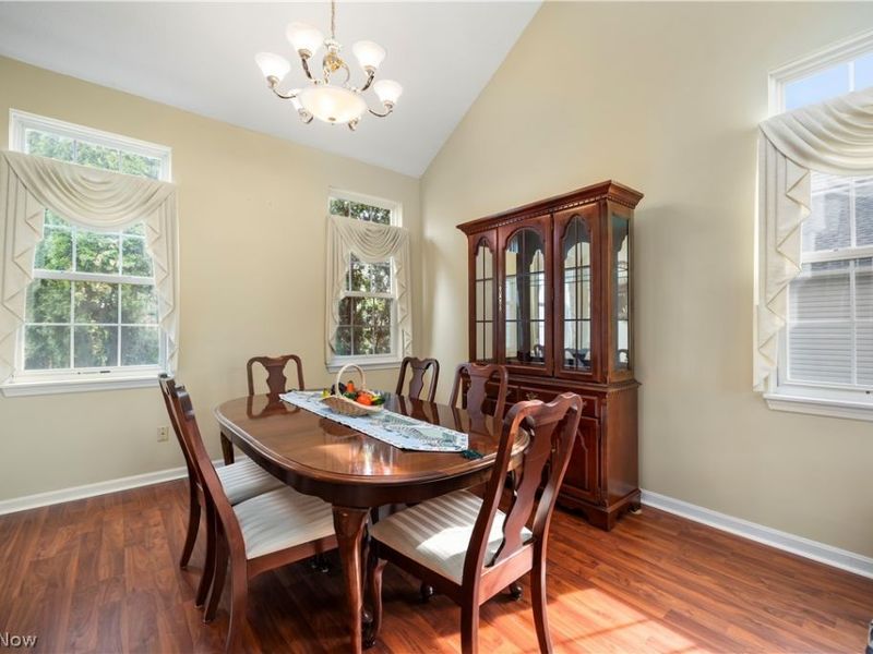 27070 Glenside Lane, Olmsted Township, OH 44138 Photo 7