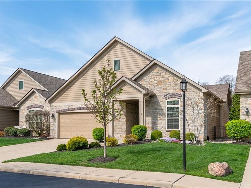 2799 Silver Maple Lane, Beavercreek, OH 45431 Photo 1