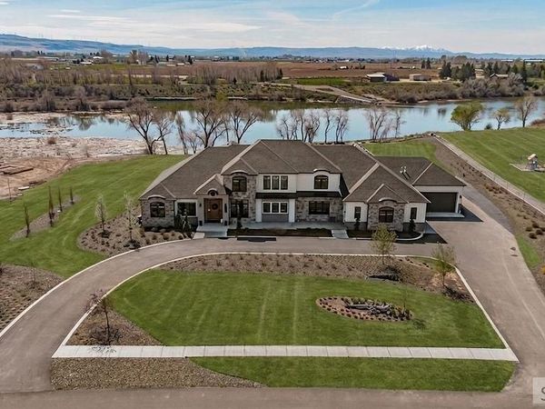 1573 N 885 E, SHELLEY, ID 83274