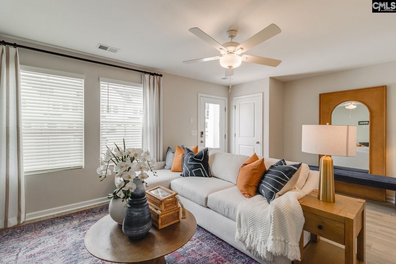 3046 Harborview Drive Photo 4