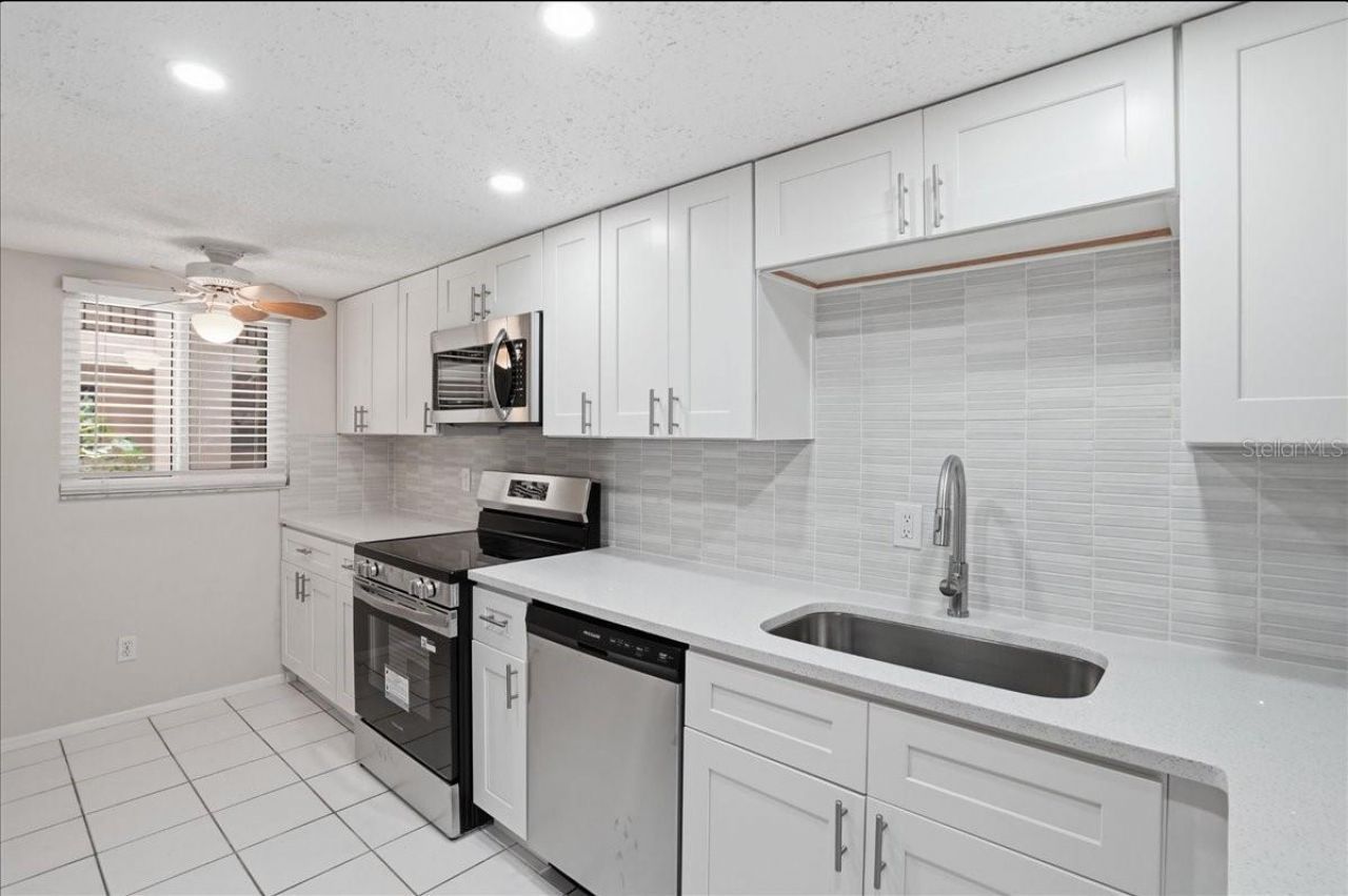 3700 S Osprey Avenue, Unit 115, Sarasota, FL 34239 Photo