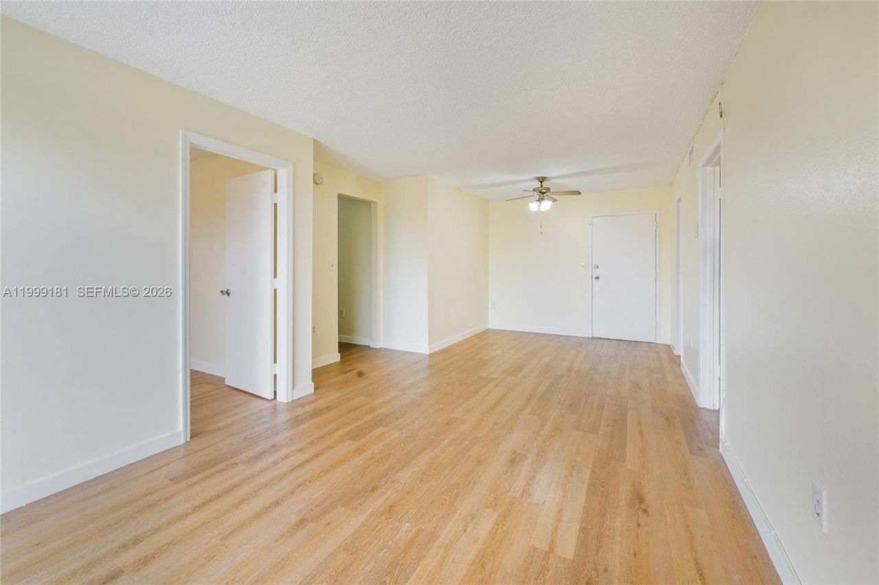 4801 NW 7th St, Unit 803-16, Miami, FL 33126 Photo