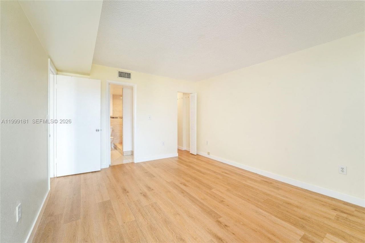 4801 NW 7th St, Unit 803-16, Miami, FL 33126 Photo