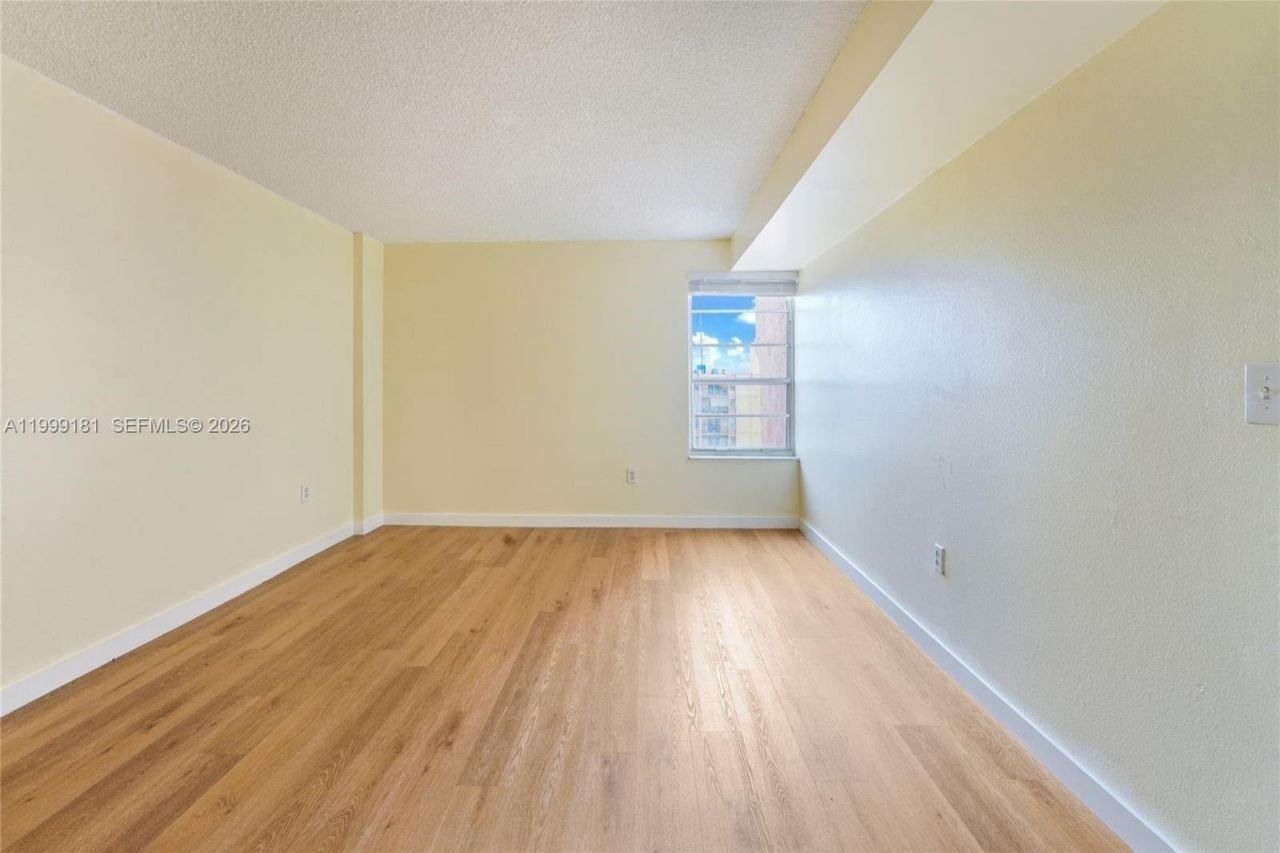 4801 NW 7th St, Unit 803-16, Miami, FL 33126 Photo