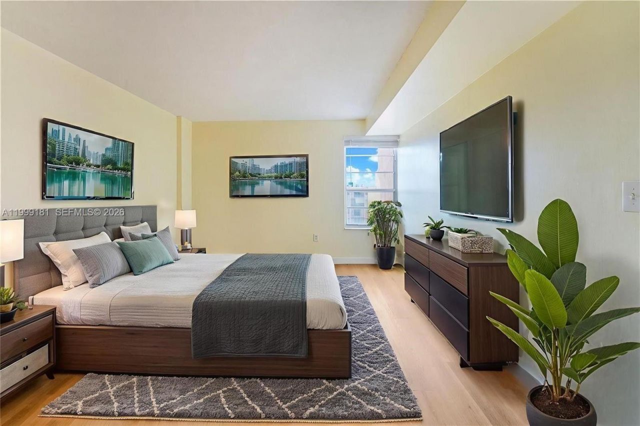 4801 NW 7th St, Unit 803-16, Miami, FL 33126 Photo