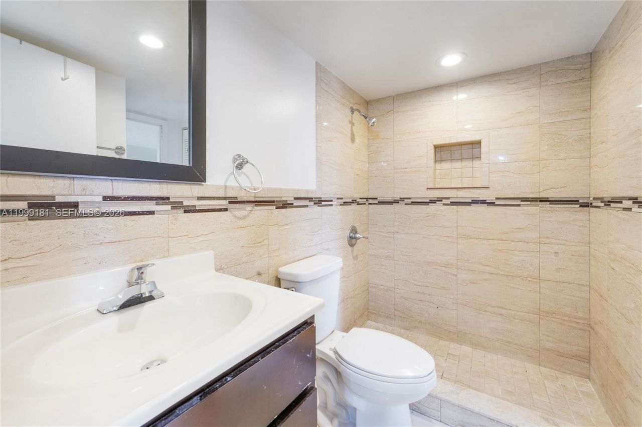 4801 NW 7th St, Unit 803-16, Miami, FL 33126 Photo